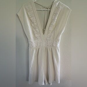 Zara Elegant off White Lace embroidered open back short Romper size M
